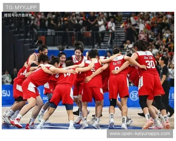 世界舞台上的中国女篮展现自信，国际篮联_中国女篮升至世界第七